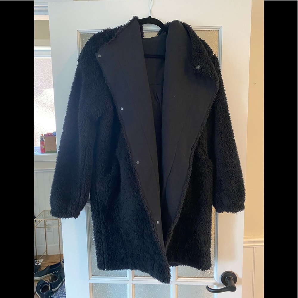 RARE EUC Lululemon Warmth Restore Sherpa Wrap sz L